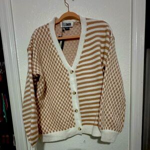 Brand new sweater from wknd chasers size large